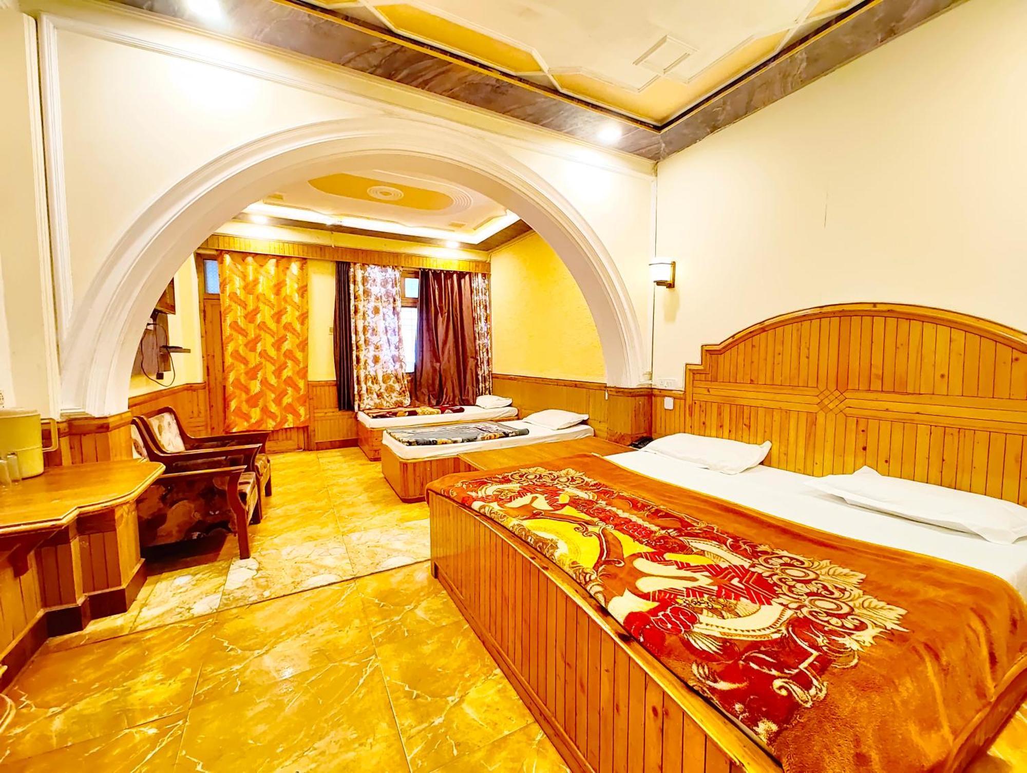 Hotel Shalimar The Mall Road Nainital Exterior photo