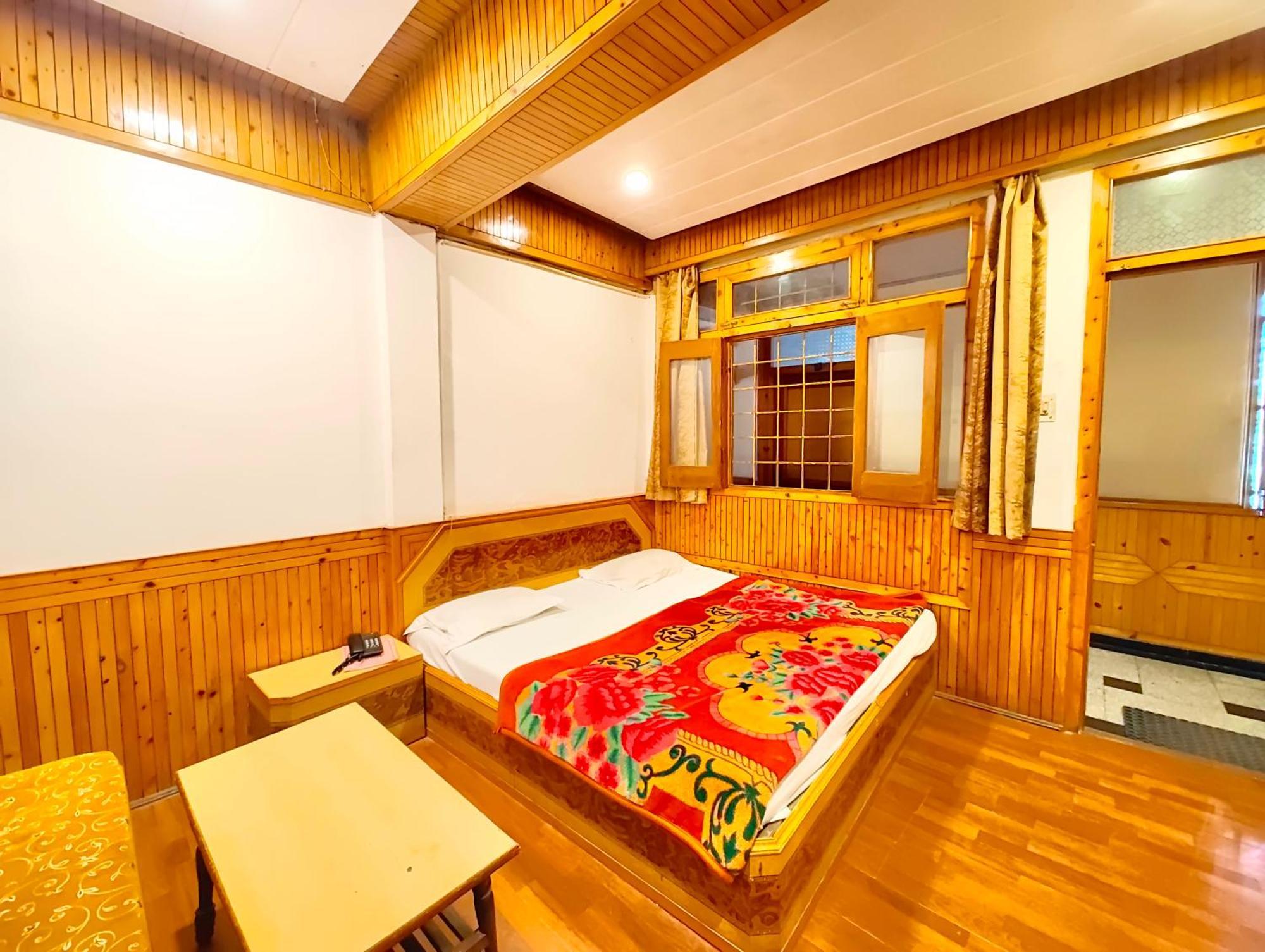 Hotel Shalimar The Mall Road Nainital Exterior photo