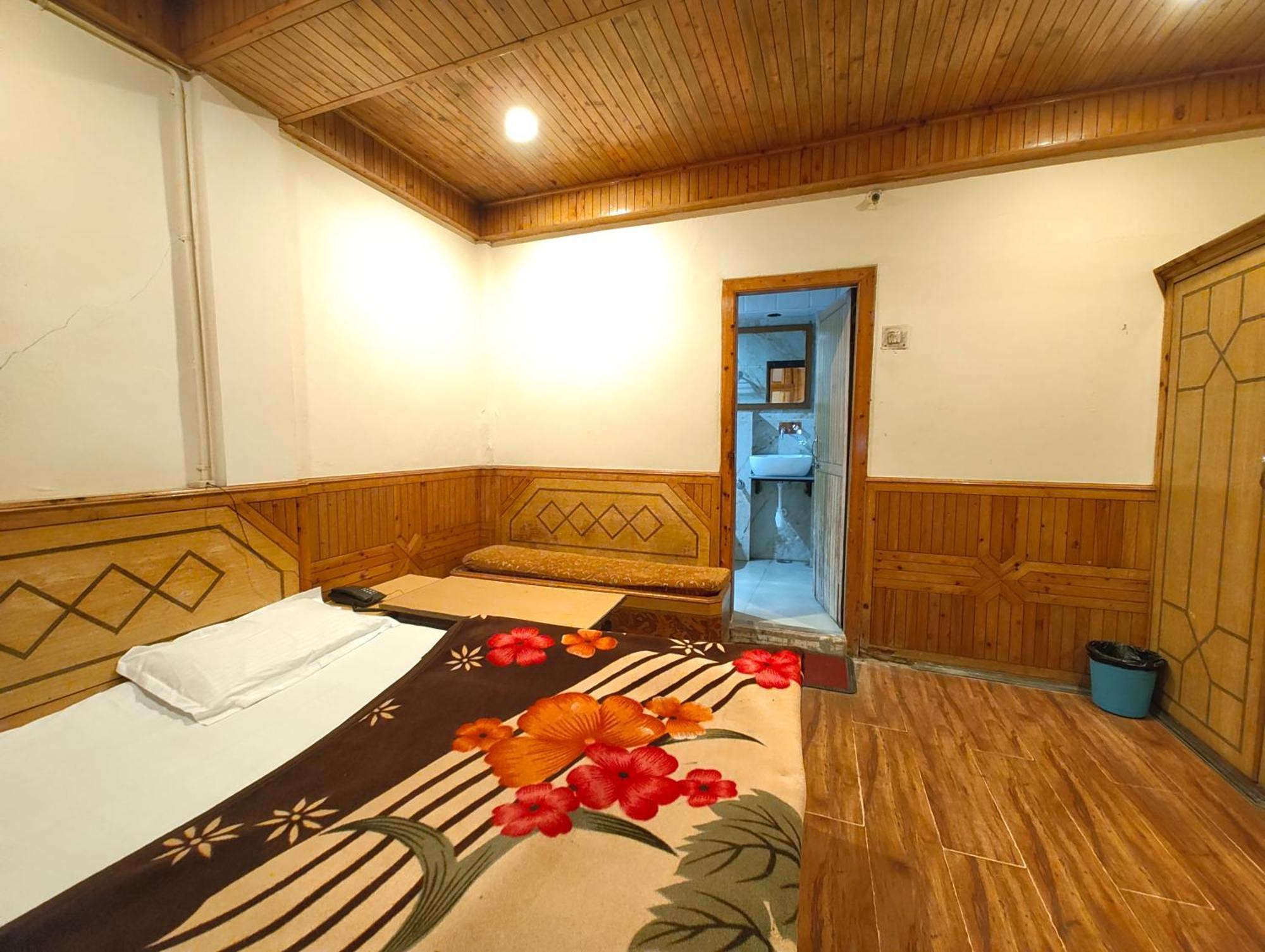 Hotel Shalimar The Mall Road Nainital Exterior photo