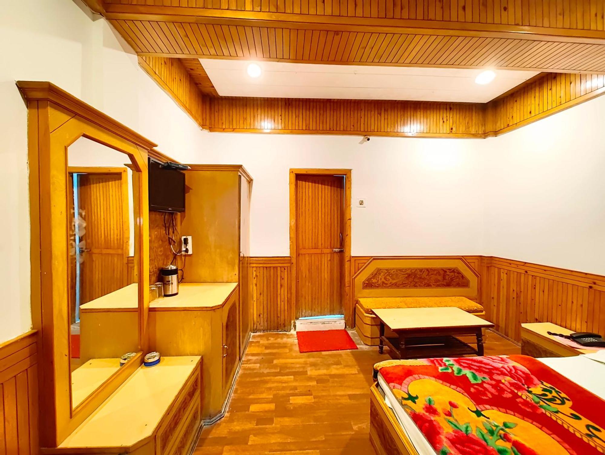 Hotel Shalimar The Mall Road Nainital Exterior photo