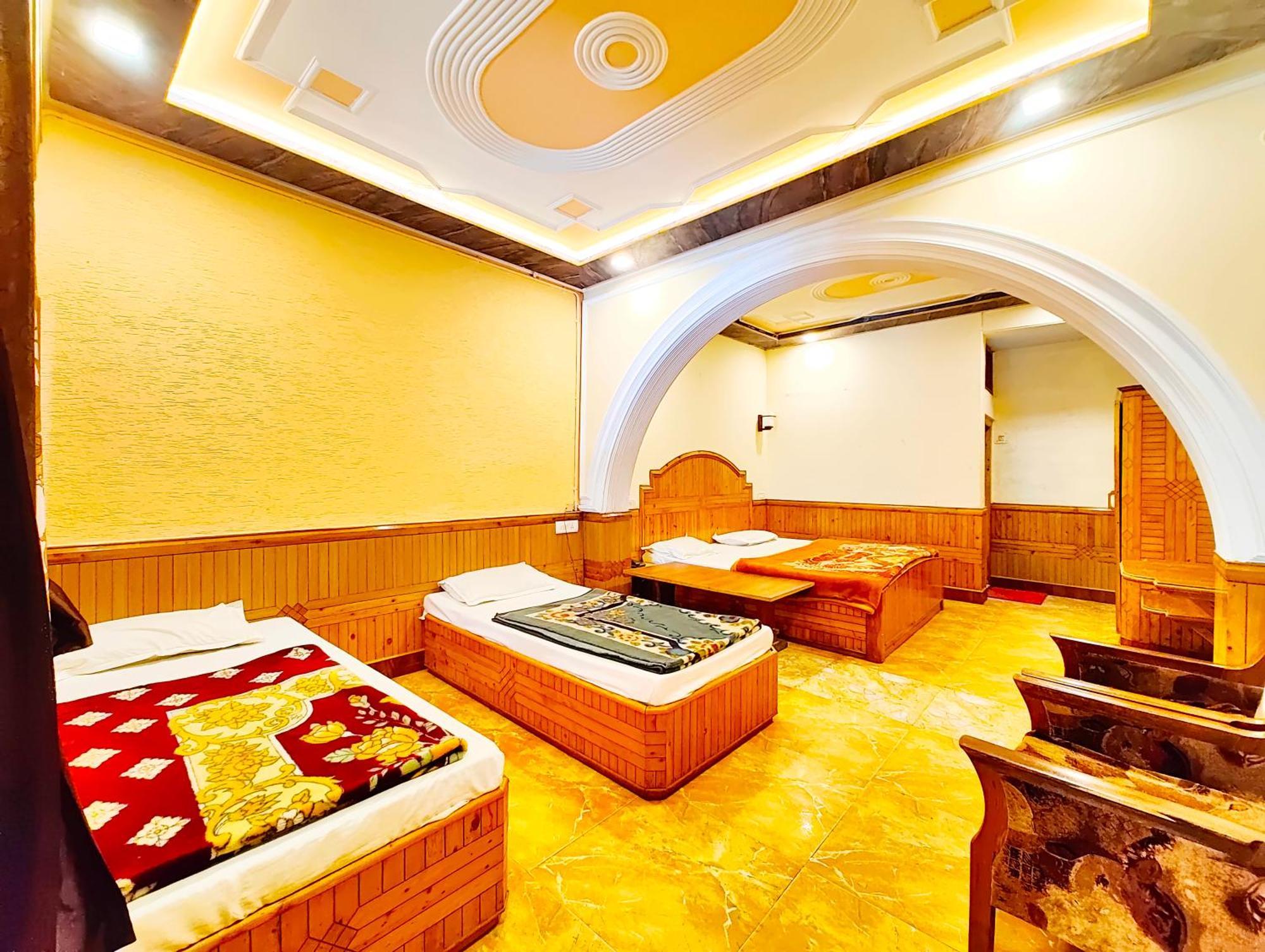 Hotel Shalimar The Mall Road Nainital Exterior photo